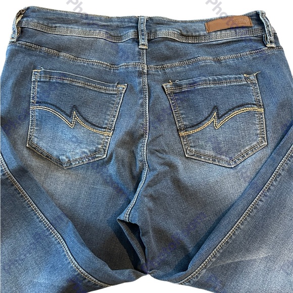 Royalty For Me Straight Leg Jeans - Picture 5 of 11